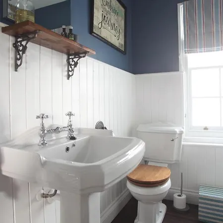 Old Embassy House 3* Fowey