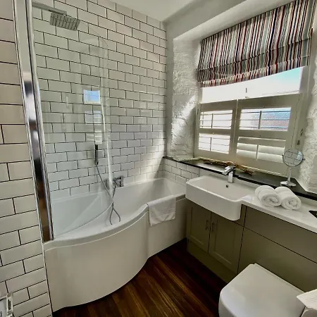 Old Embassy House 3* Fowey
